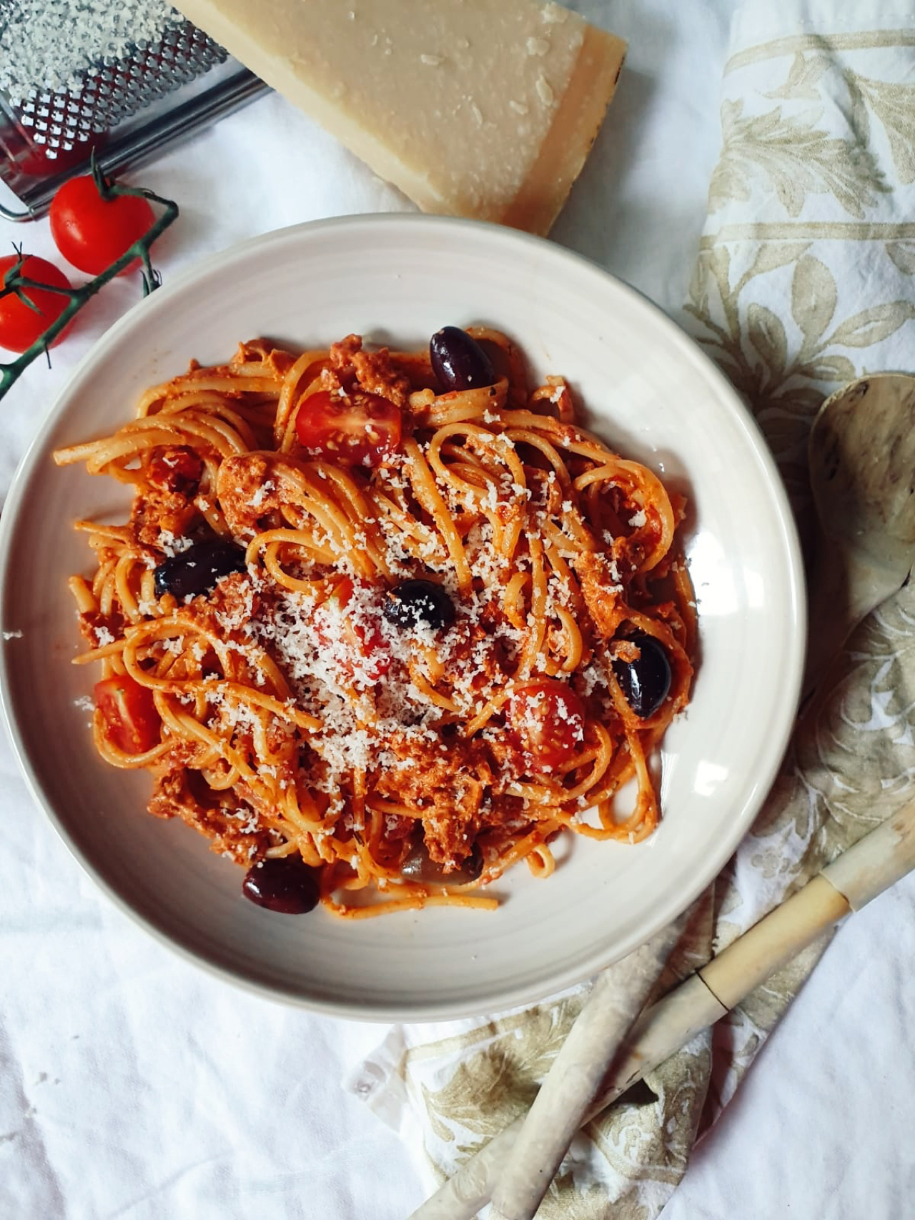 Tomato Mascarpone Spaghetti